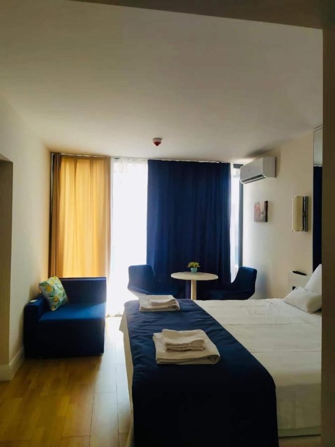 Luxury Aparthotel In Orbi City Sea View 바투미 외부 사진