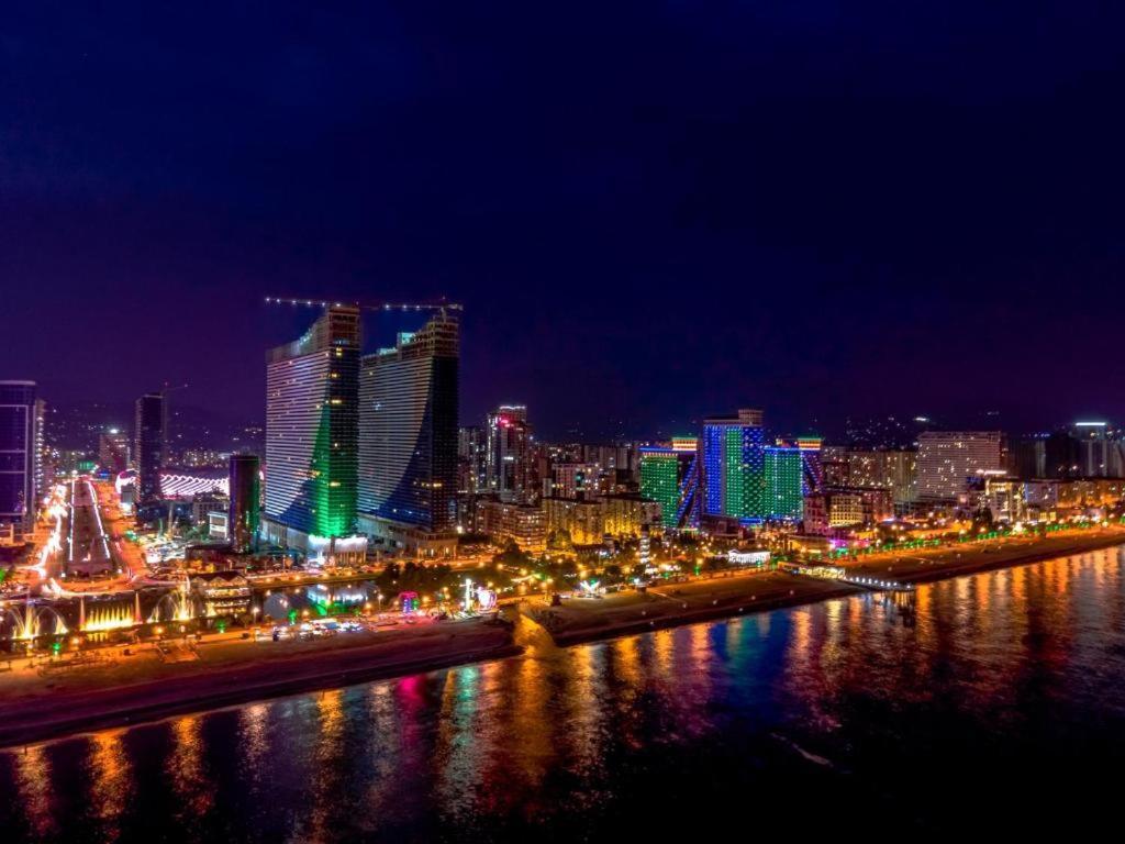 Luxury Aparthotel In Orbi City Sea View 바투미 외부 사진